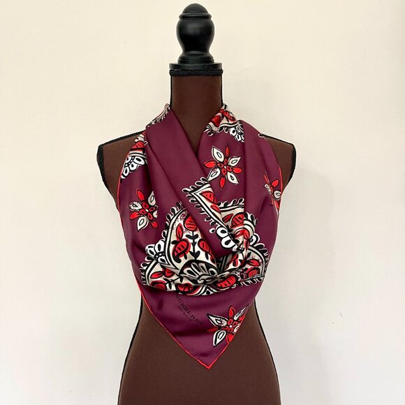 NWT Burberry Scarf Lucky Alhambra Flower Silk Wrap - Picture 12 of 16